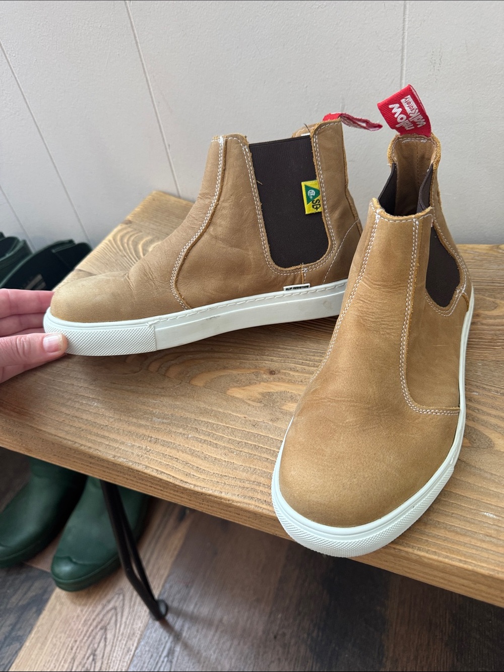 Like new! Mellow Walk Women's Steel Toe Wedge Slip-On Work Boot Size 6 EUR 36